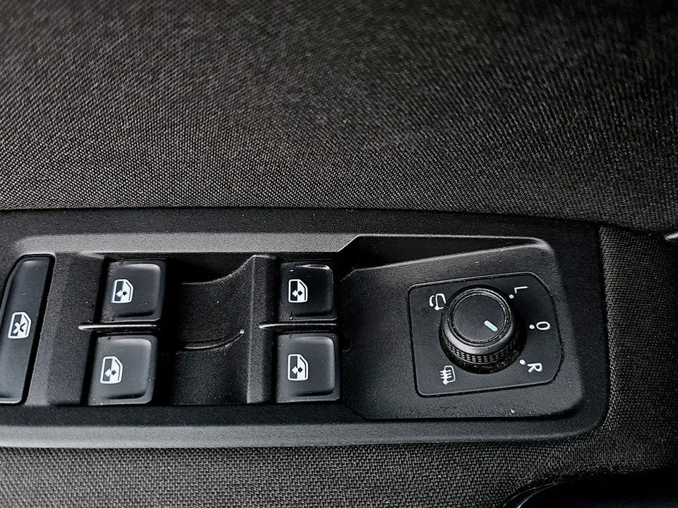 VW Touran 2.0 TDI BMT Life | Bild 20 von 21