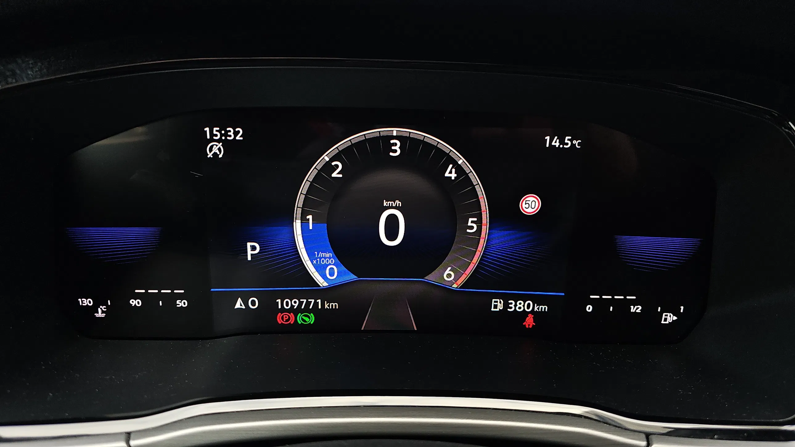 VW Touran 2.0 TDI BMT Life | Bild 9 von 21