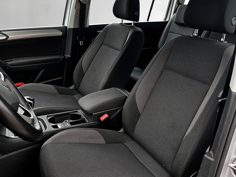 VW Touran 2.0 TDI BMT | Bild 9 von 19