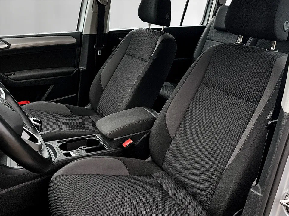 VW Touran 2.0 TDI BMT | Bild 9 von 19