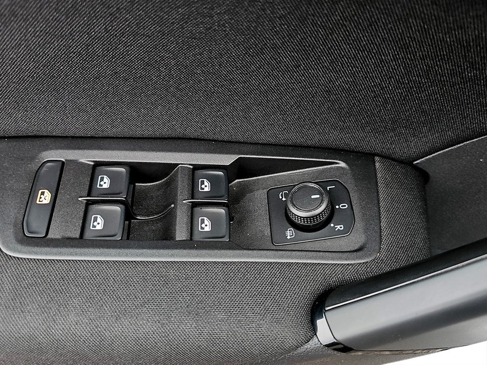 VW Touran 2.0 TDI BMT | Bild 8 von 19