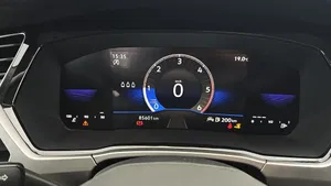 VW Touran 2.0 TDI BMT | Thumbnail 13 von 19