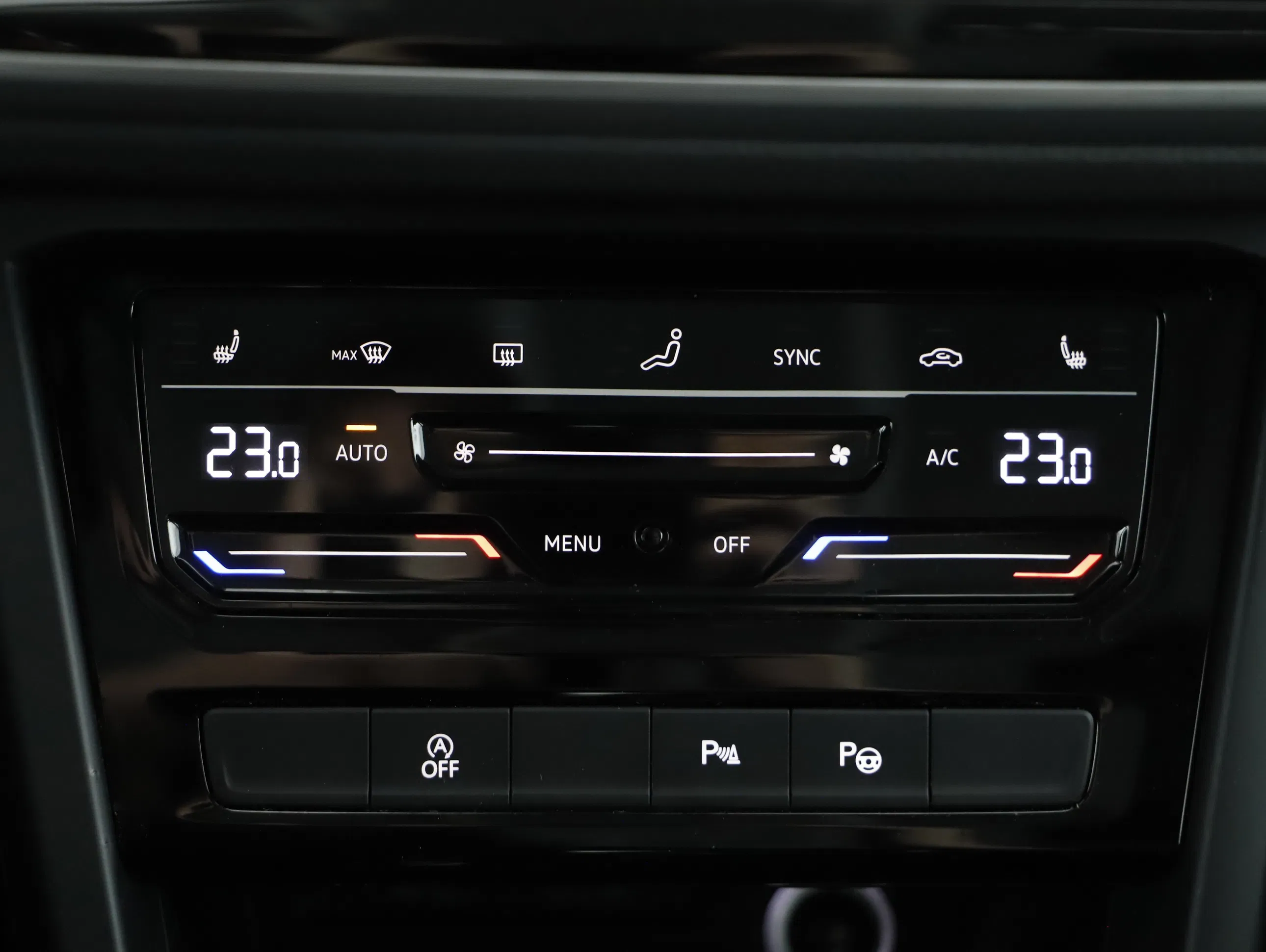 VW Touran 2.0 TDI BMT Comfortline | Bild 10 von 21