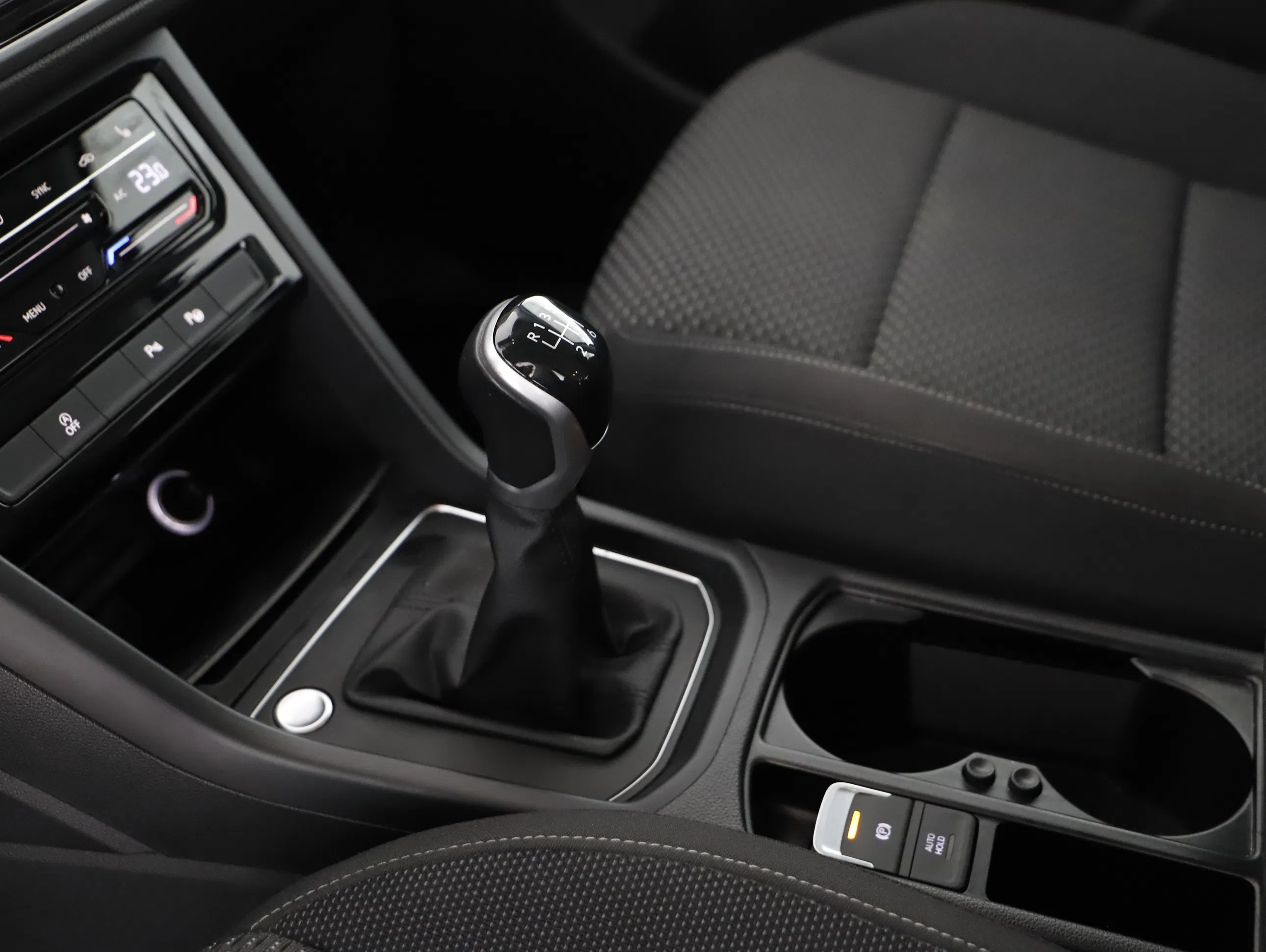 VW Touran 2.0 TDI BMT Comfortline | Bild 5 von 21