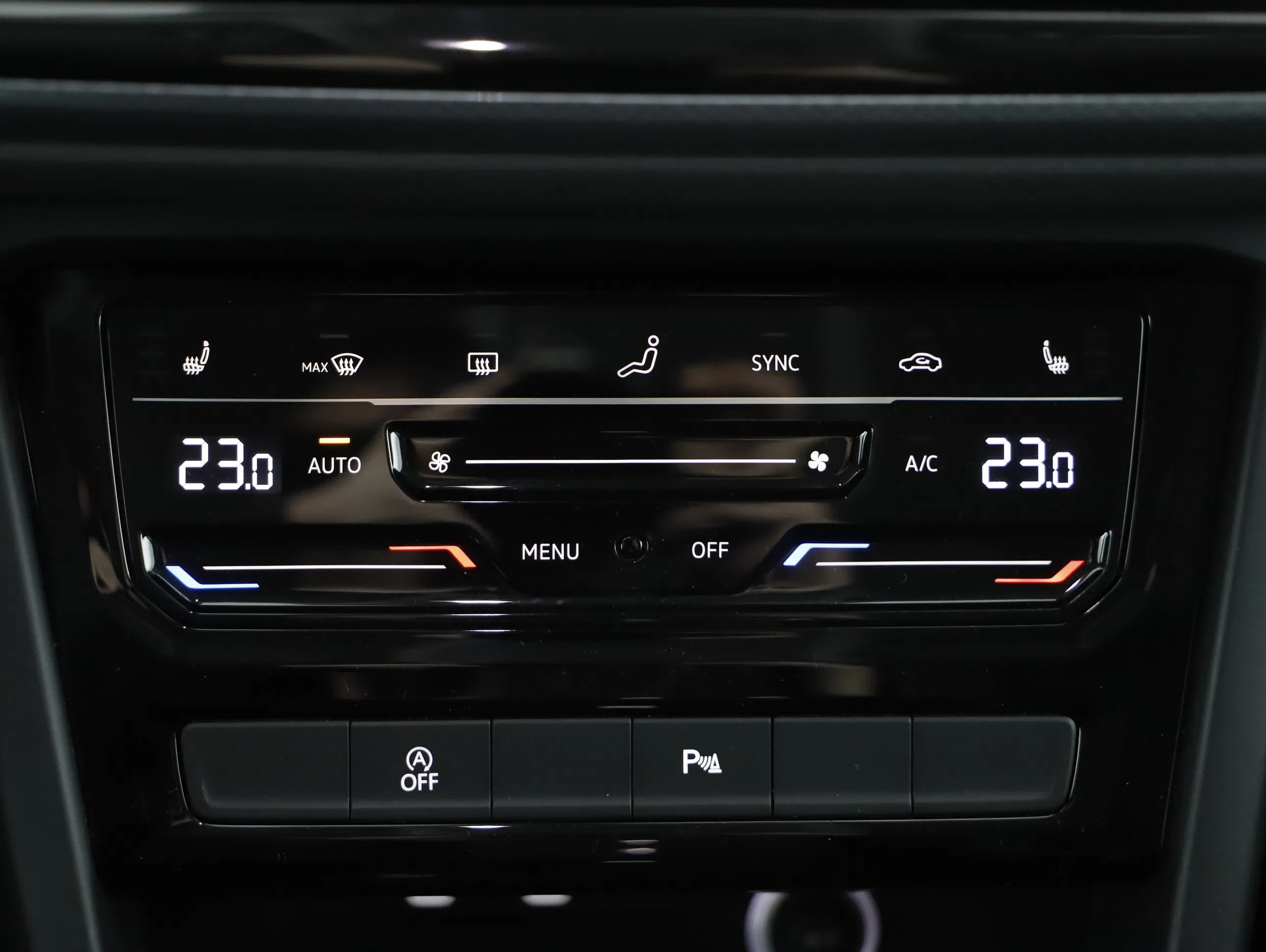 VW Touran 2.0 TDI Comfortline DSG | Bild 17 von 21