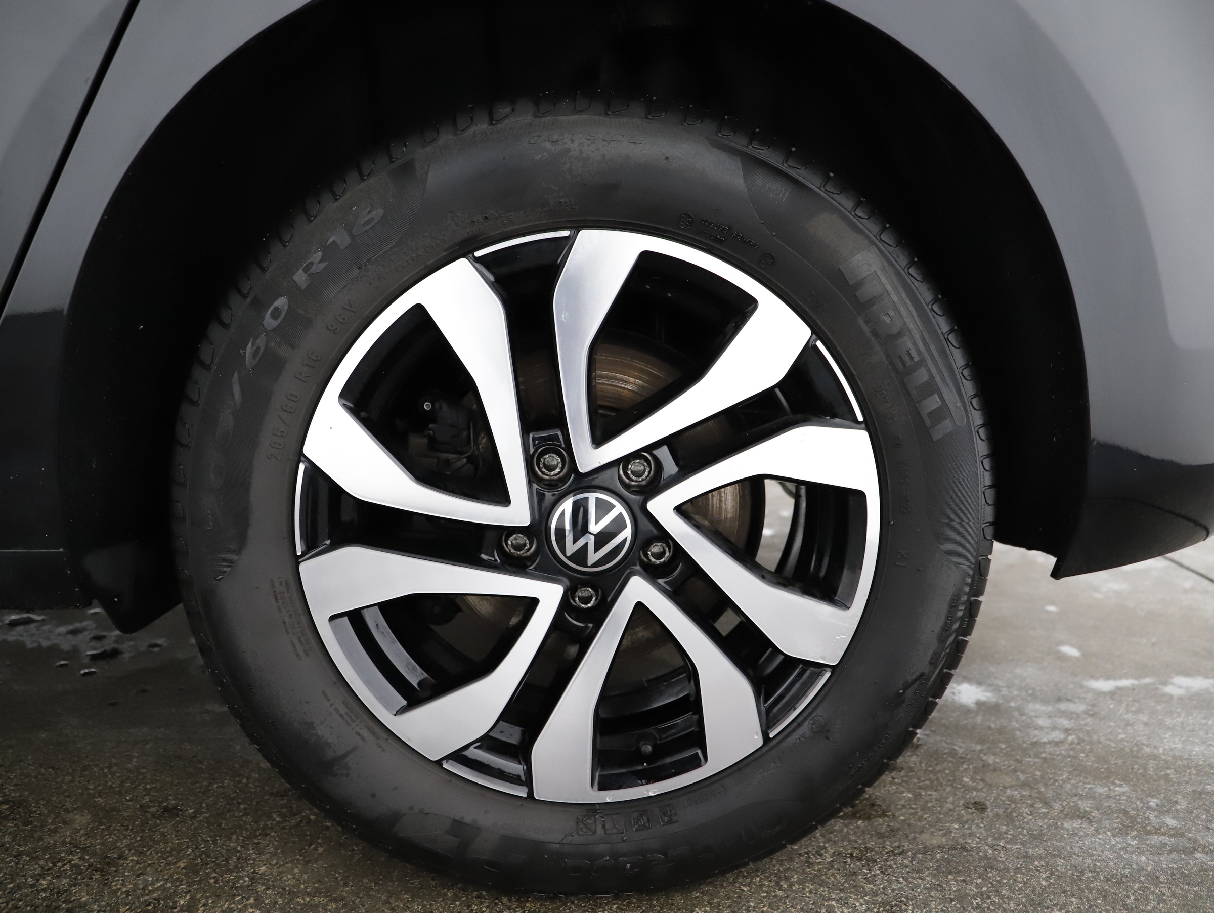 VW Touran 2.0 TDI Comfortline DSG | Bild 4 von 21