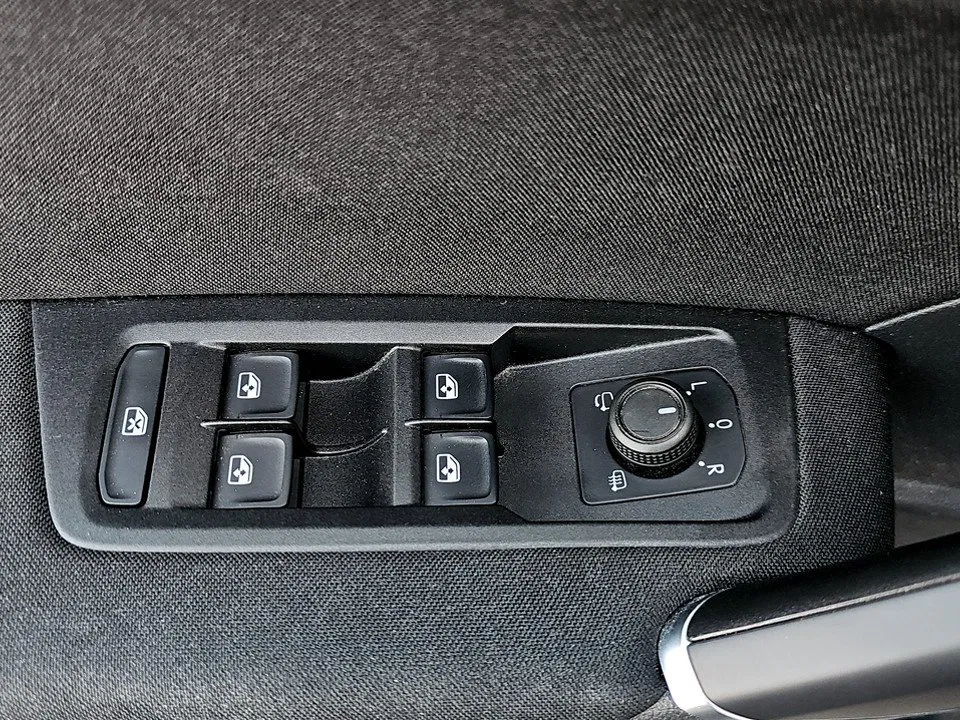 VW Touran 2.0 TDI DSG Comfortline | Bild 8 von 21