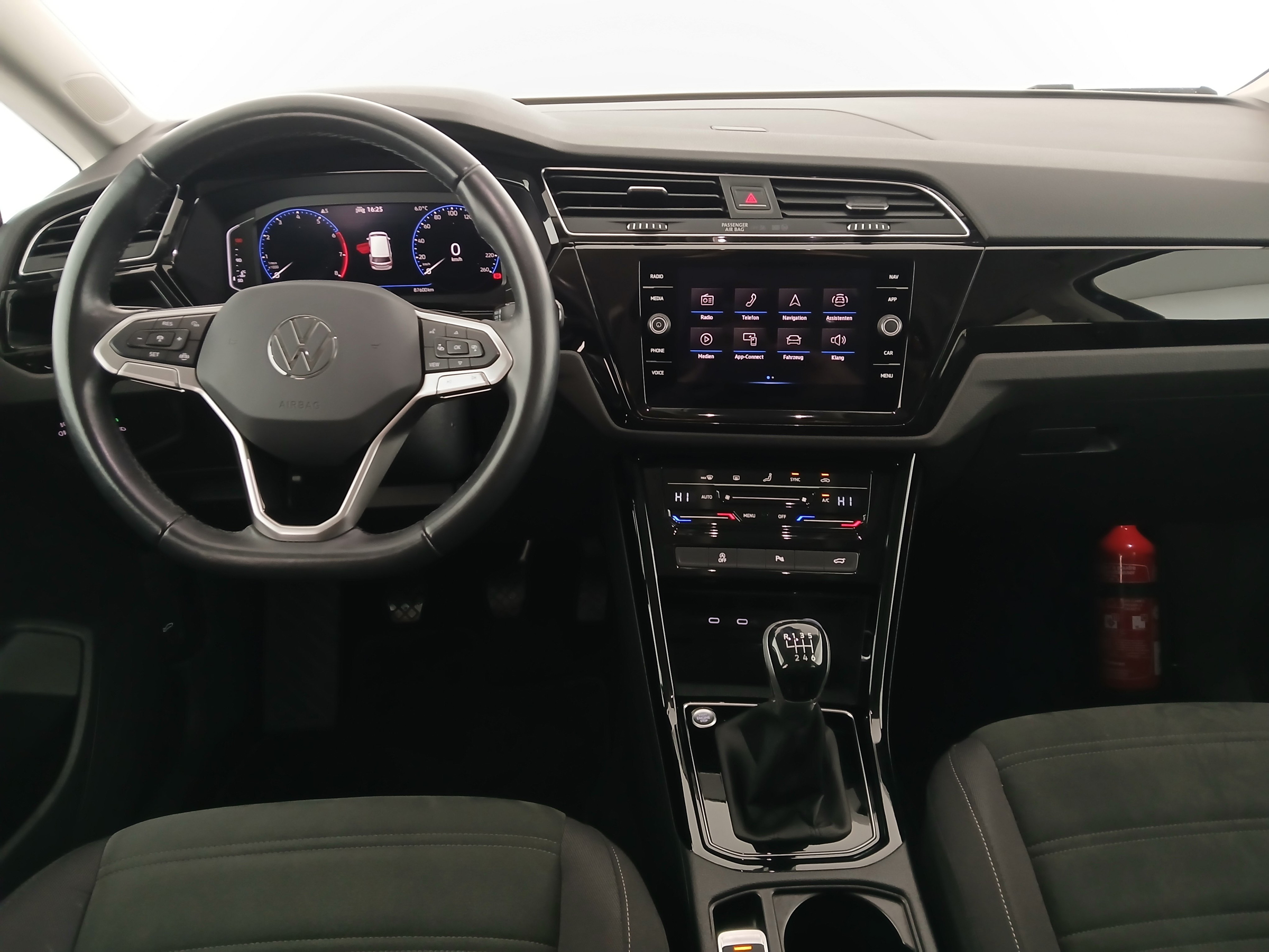 VW Touran 1.5 TSI BMT Highline | Bild 15 von 31