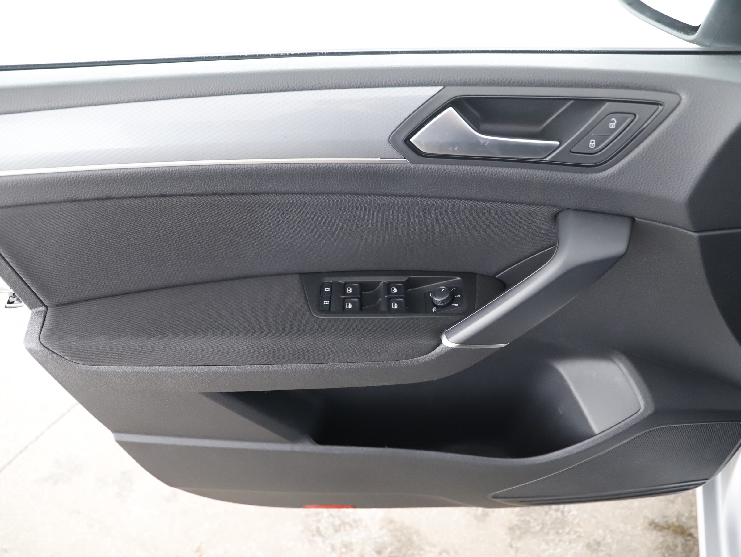 VW Touran 2.0 TDI BMT Comfortline | Bild 14 von 23