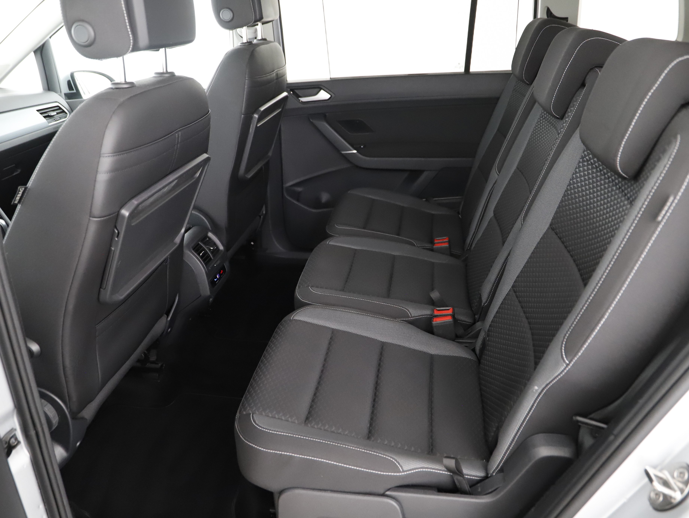 VW Touran 2.0 TDI BMT Comfortline | Bild 2 von 23