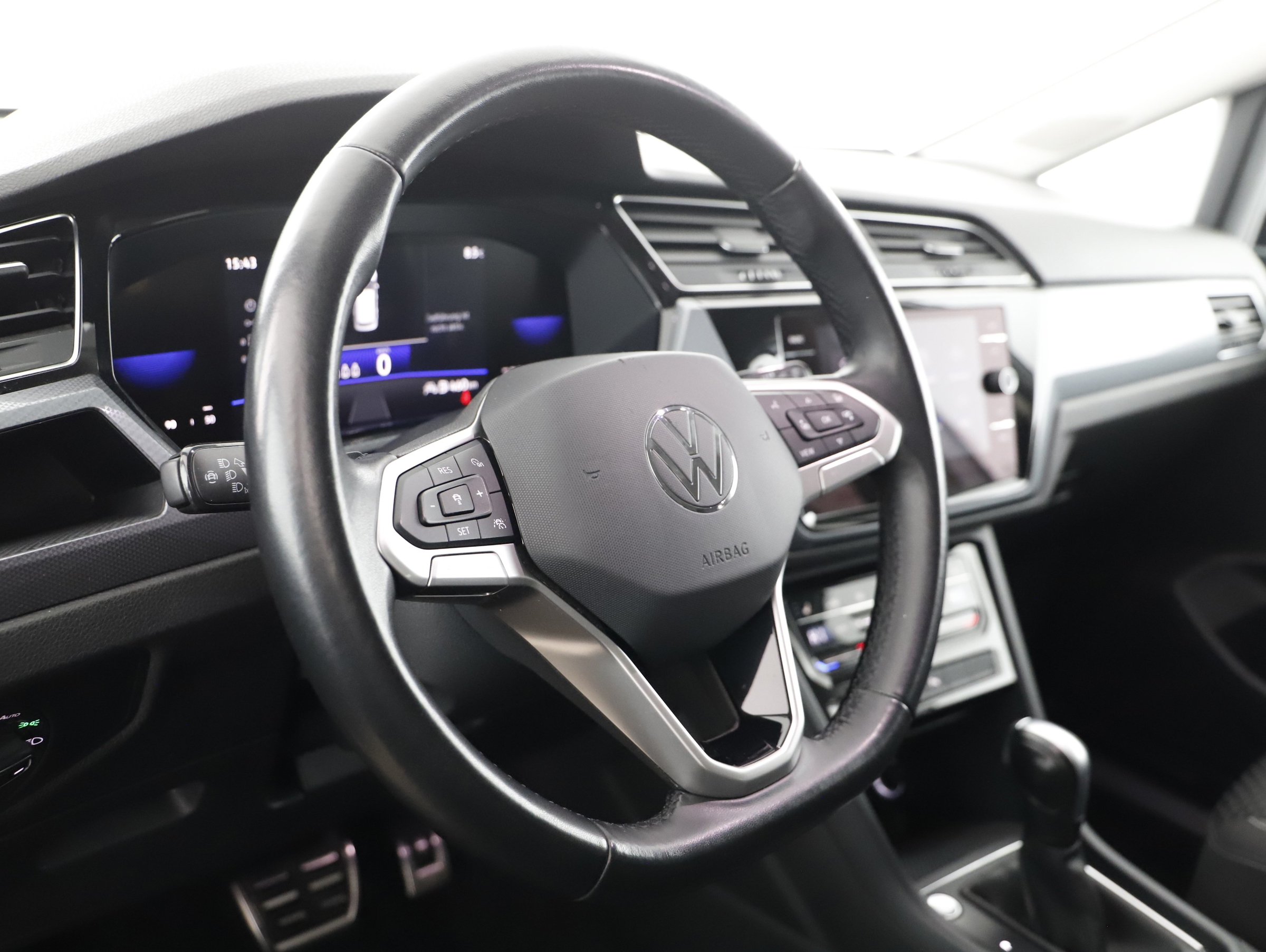 VW Touran 2.0 TDI BMT Comfortline | Bild 4 von 23