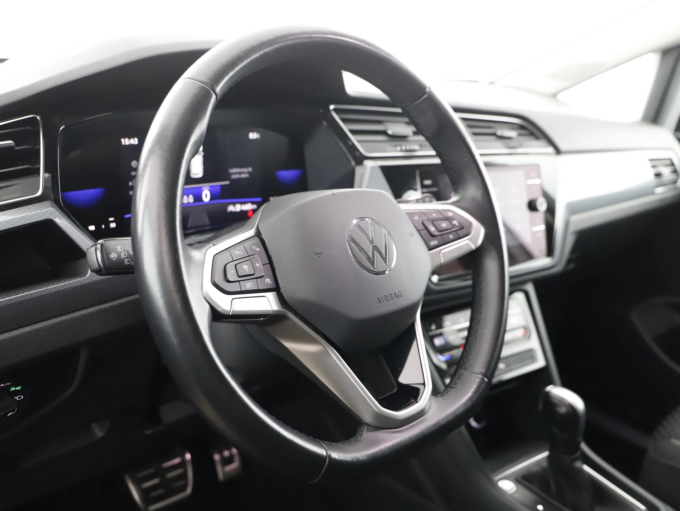 VW Touran 2.0 TDI BMT Comfortline | Bild 4 von 23