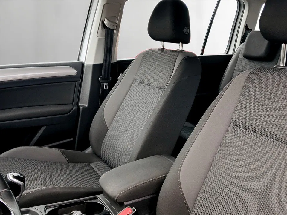 VW Touran 2.0 TDI BMT | Bild 9 von 23