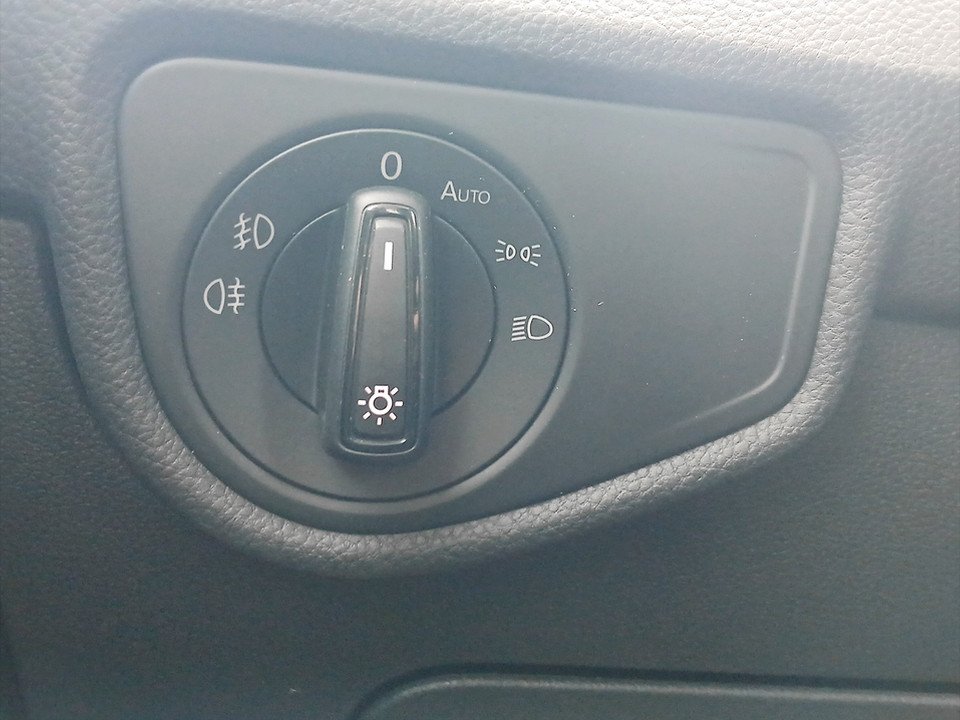 VW Touran 2.0 TDI BMT | Bild 10 von 23