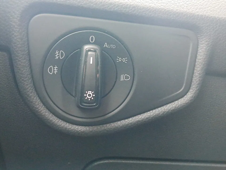 VW Touran 2.0 TDI BMT | Bild 10 von 23