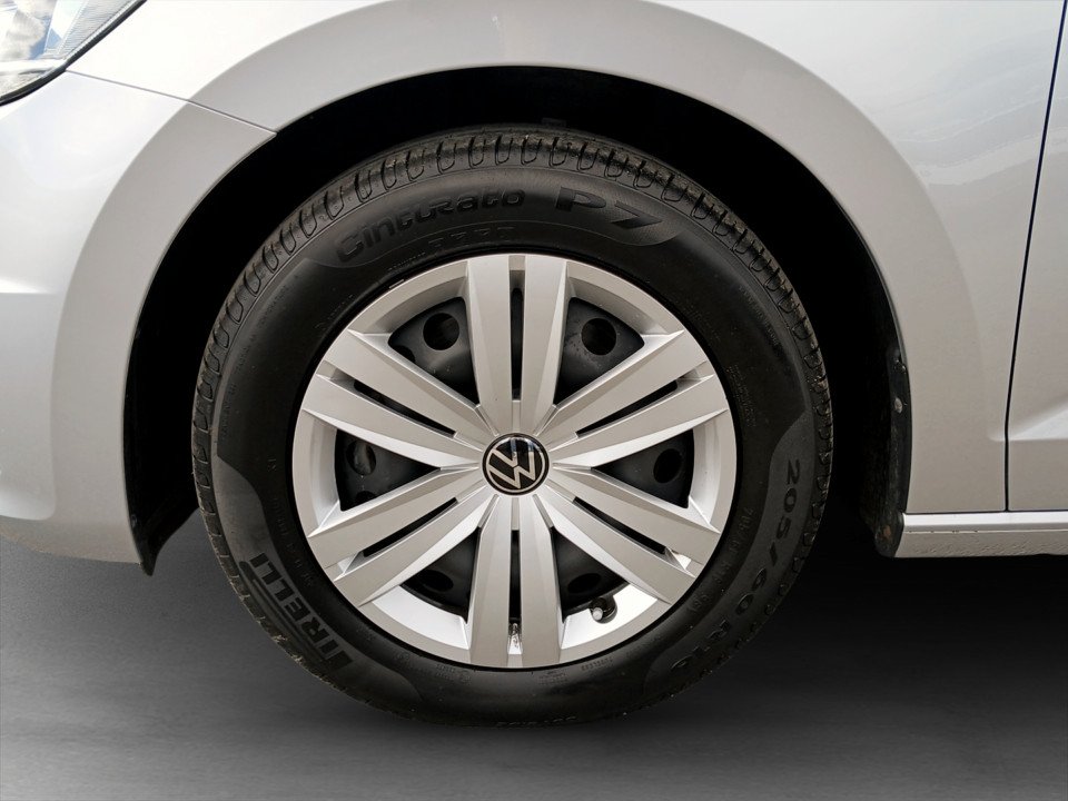 VW Touran 2.0 TDI BMT | Bild 6 von 23