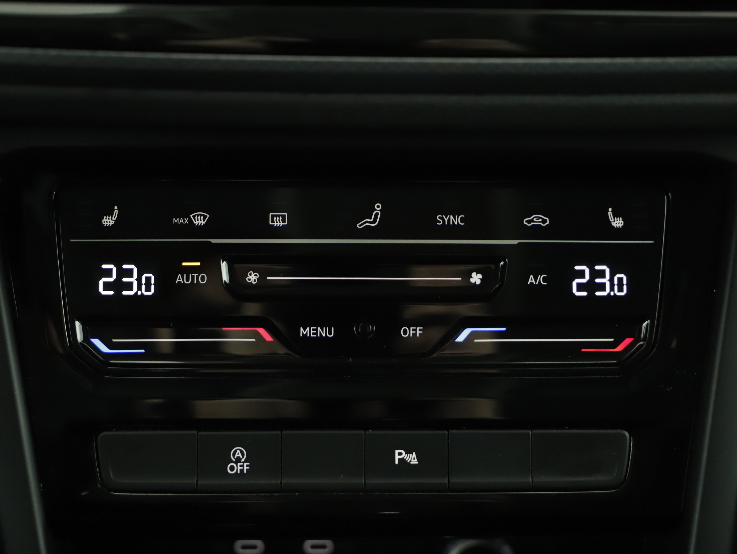 VW Touran 2.0 TDI BMT Comfortline | Bild 14 von 23