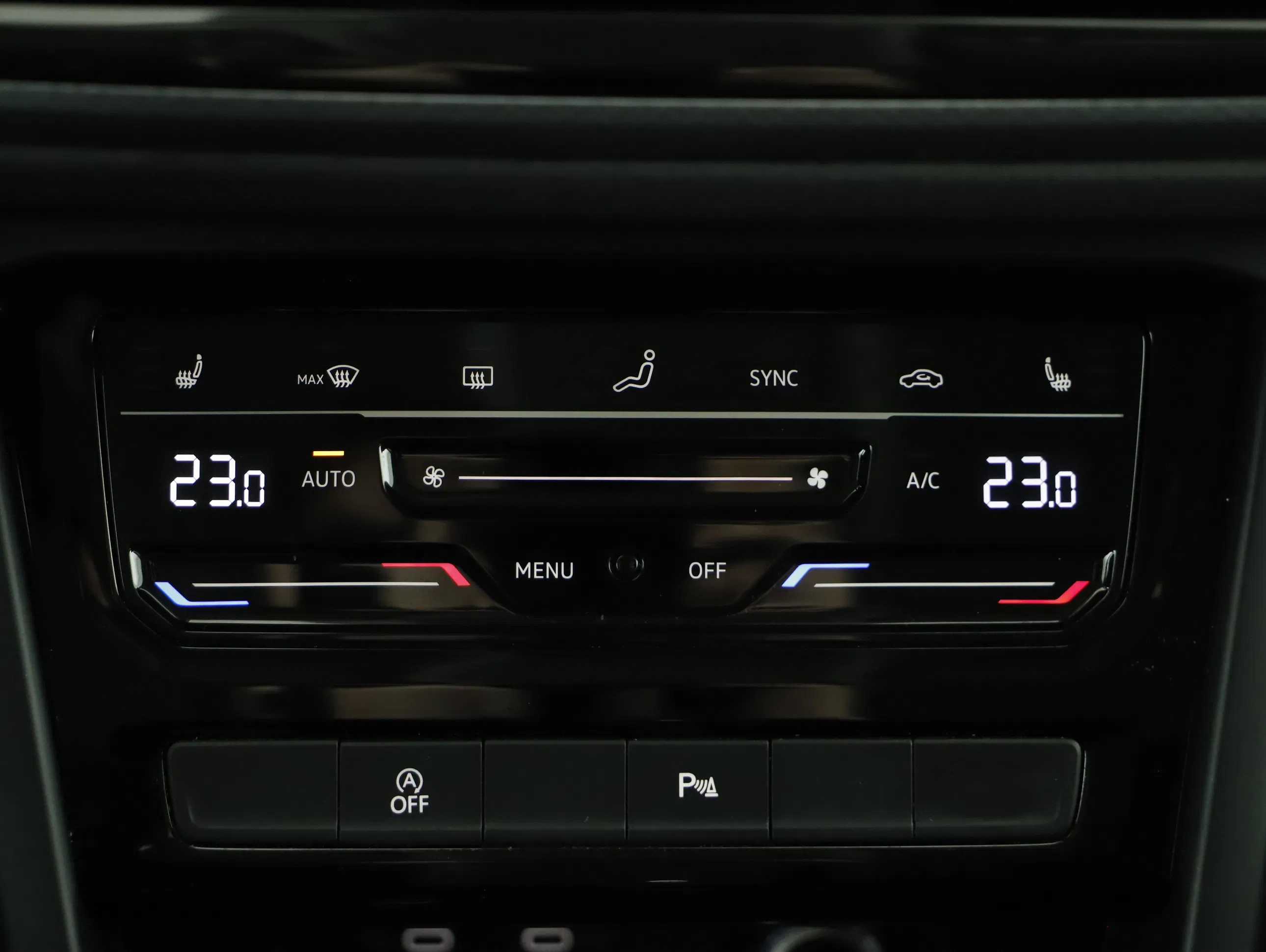 VW Touran 2.0 TDI BMT Comfortline | Bild 14 von 23