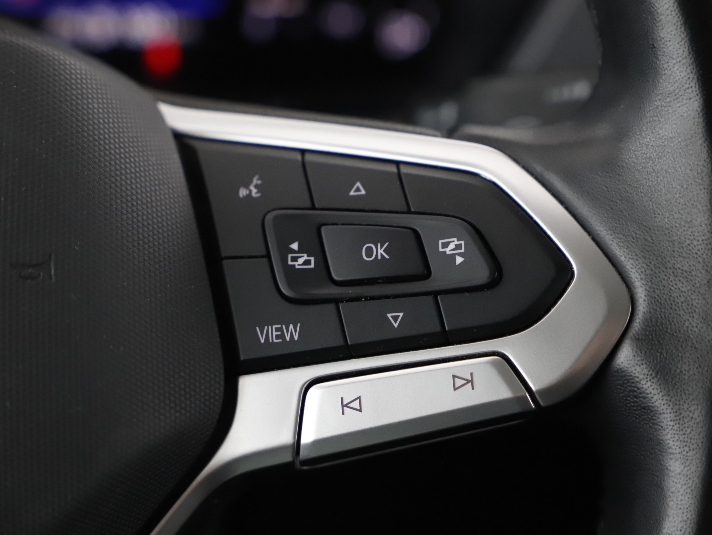 VW Touran 2.0 TDI BMT Comfortline | Bild 11 von 23