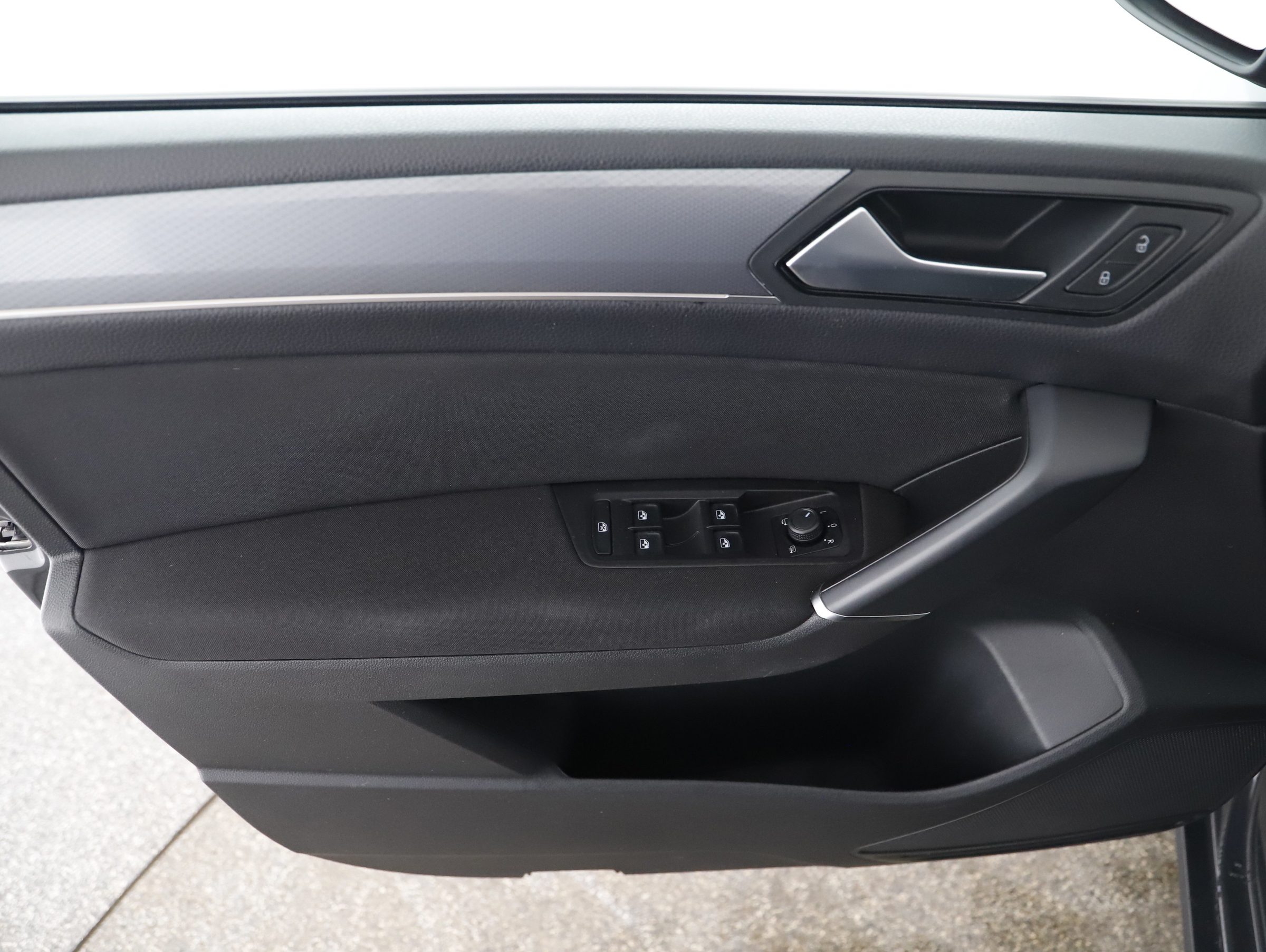 VW Touran 2.0 TDI BMT Comfortline | Bild 5 von 23