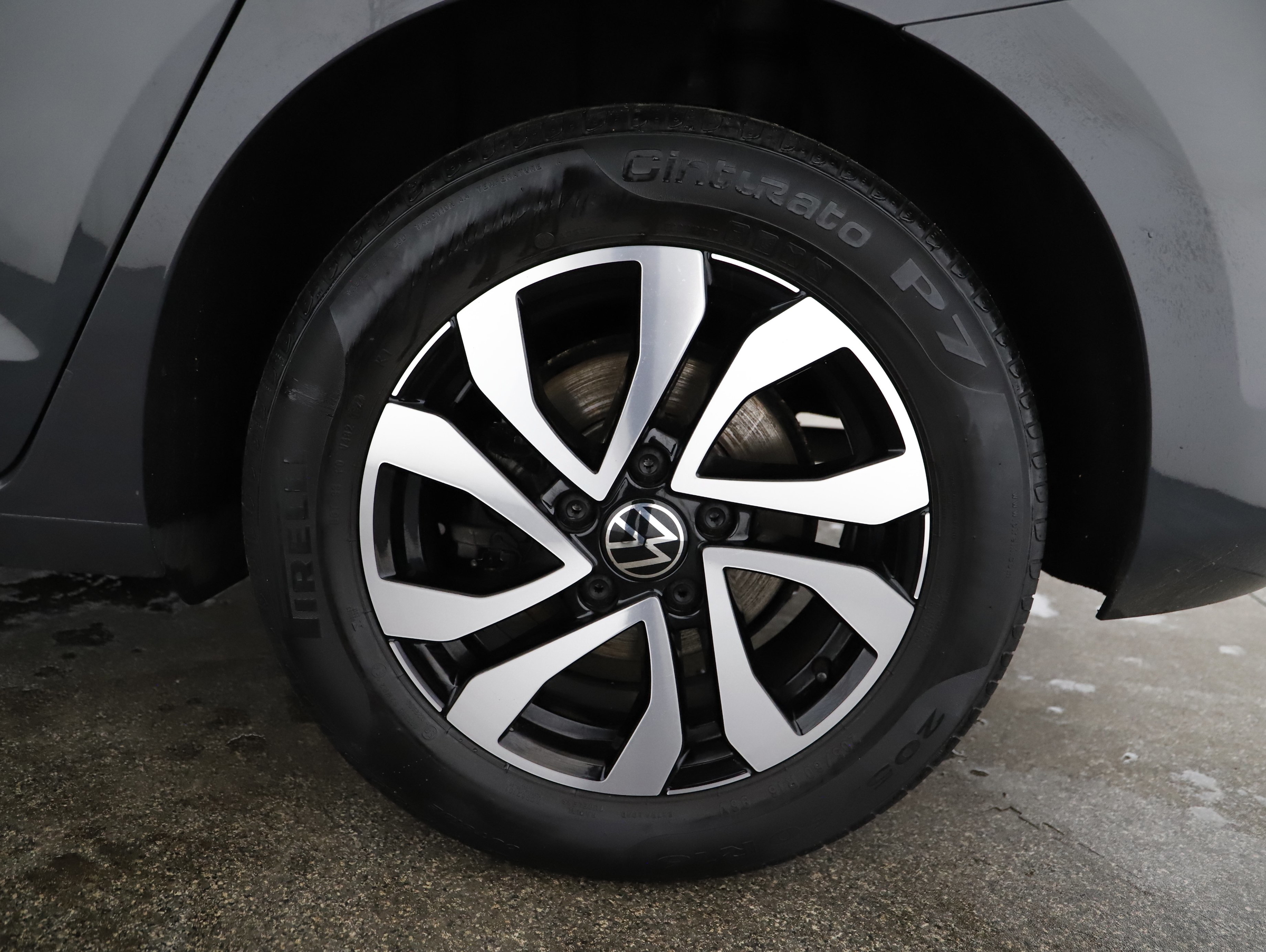 VW Touran 2.0 TDI BMT Comfortline | Bild 4 von 23