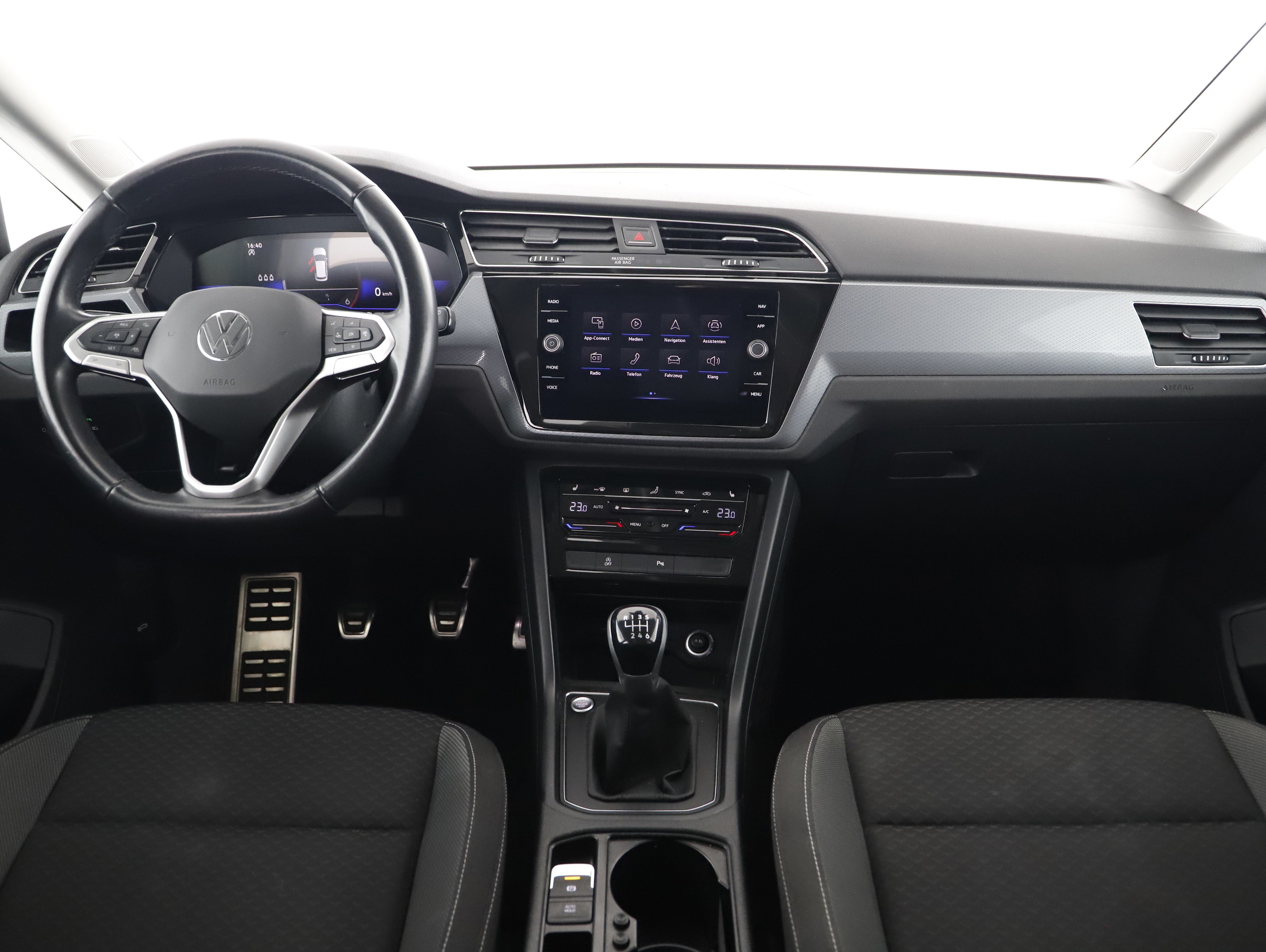 VW Touran 2.0 TDI BMT Comfortline | Bild 18 von 23