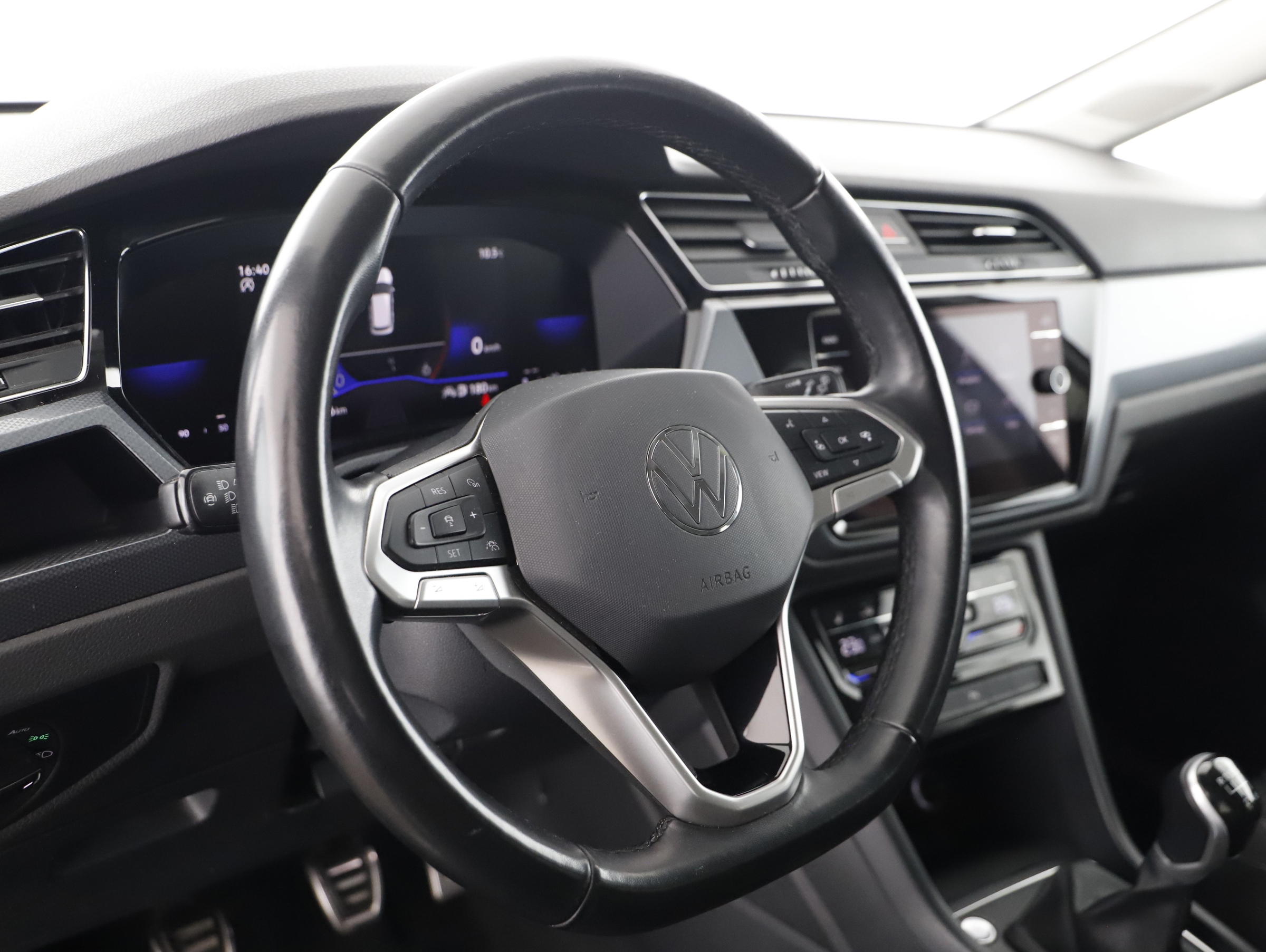 VW Touran 2.0 TDI BMT Comfortline | Bild 9 von 23