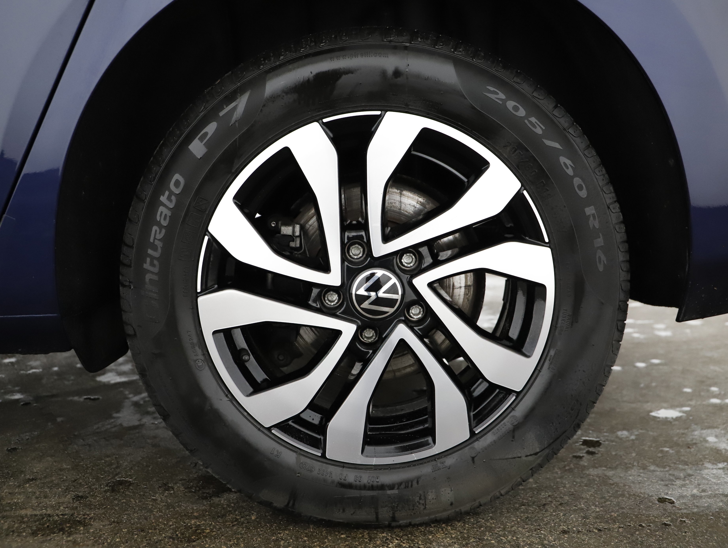 VW Touran 2.0 TDI BMT Comfortline | Bild 3 von 23