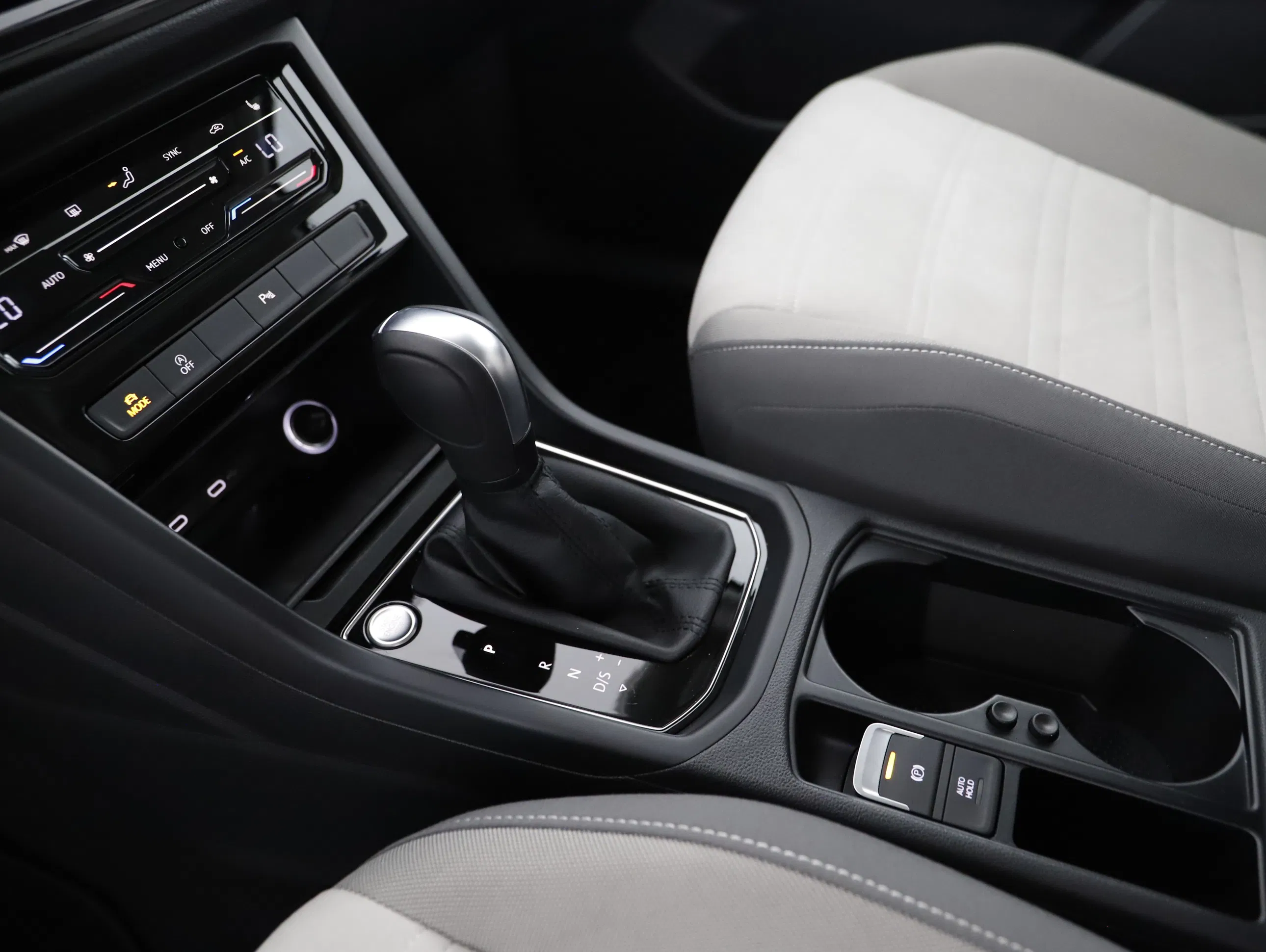 VW Touran Highline TDI SCR DSG 7-Sitzer | Bild 12 von 31