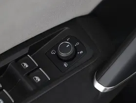 VW Touran Highline TDI SCR DSG 7-Sitzer | Thumbnail 23 von 31