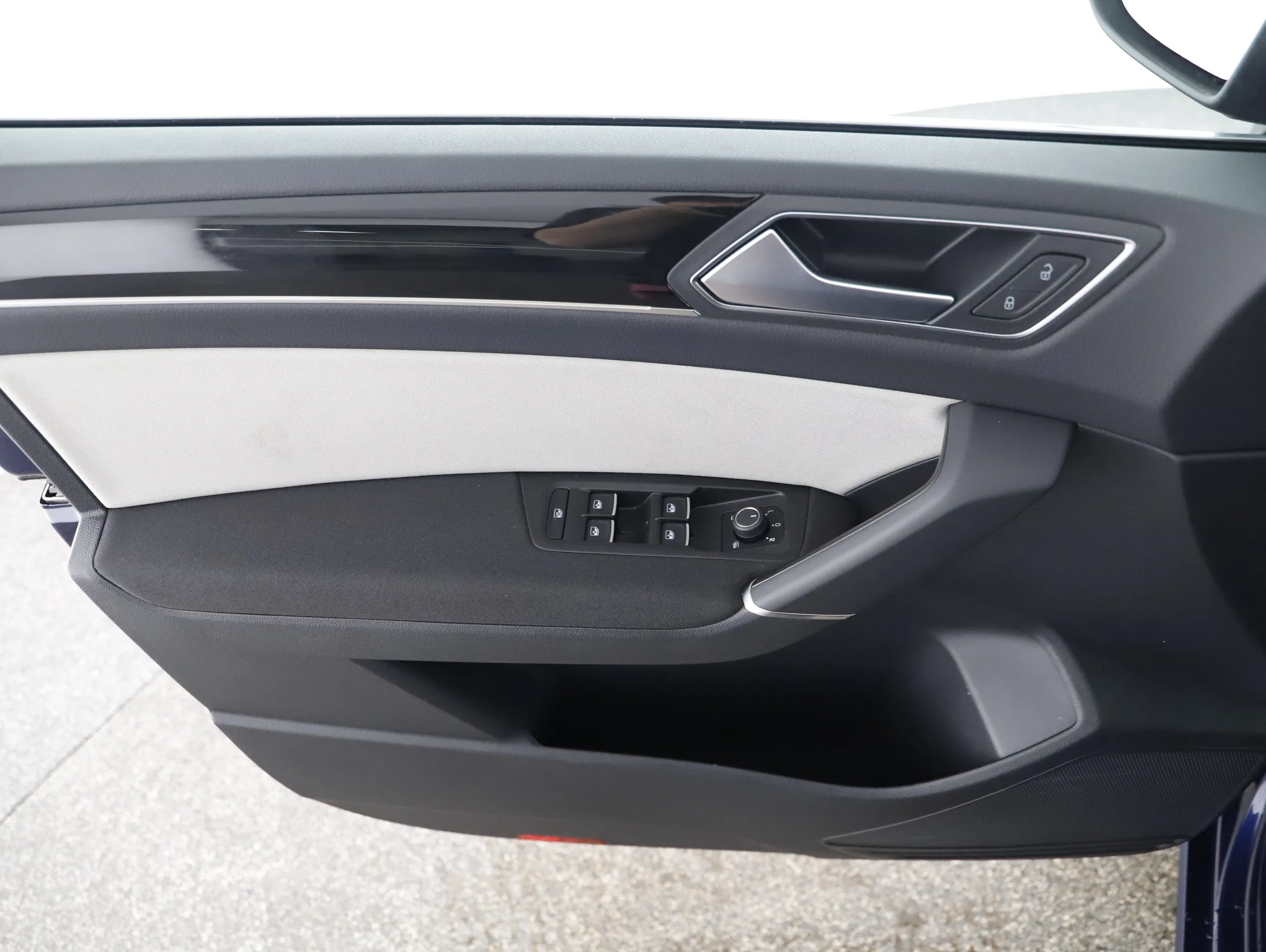 VW Touran Highline TDI SCR DSG 7-Sitzer | Bild 4 von 31