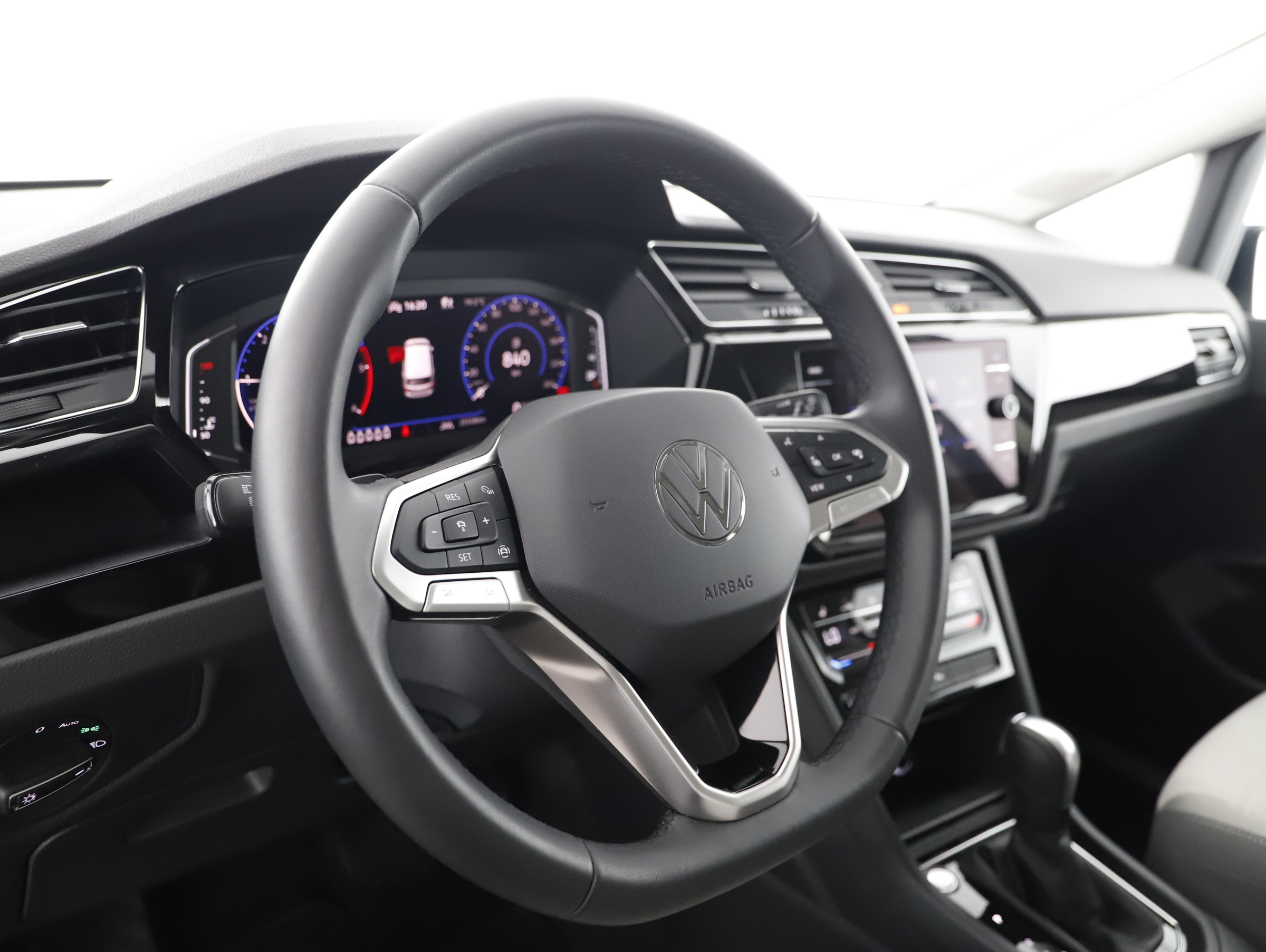 VW Touran Highline TDI SCR DSG 7-Sitzer | Bild 6 von 31