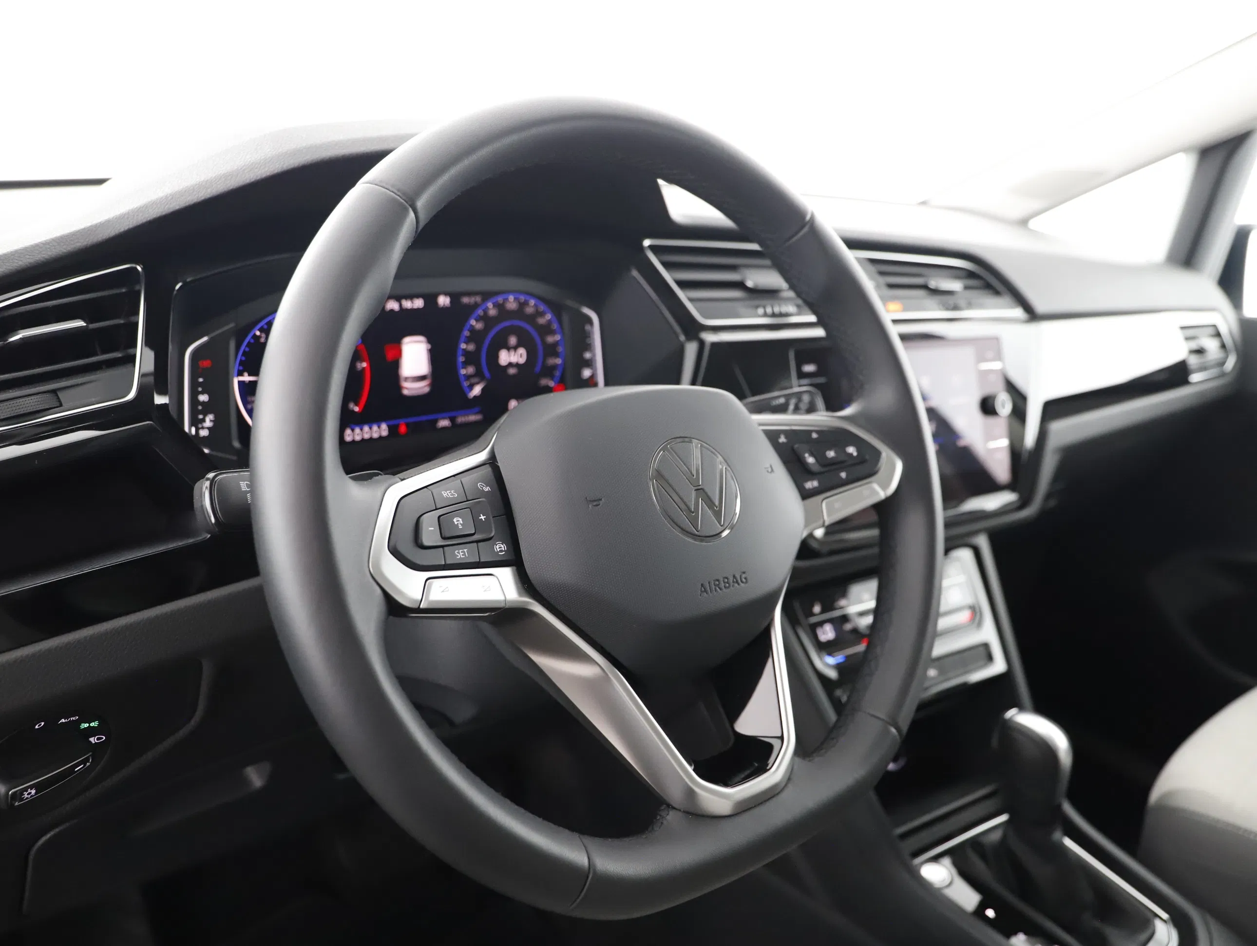 VW Touran Highline TDI SCR DSG 7-Sitzer | Bild 6 von 31