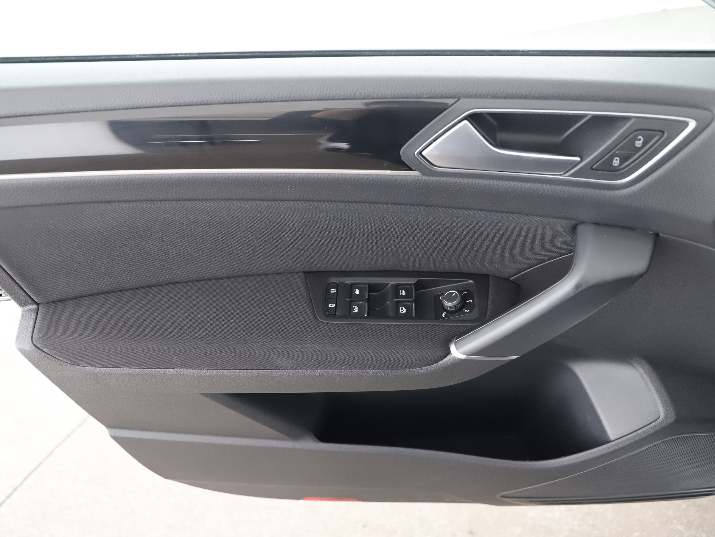 VW Touran 2.0 TDI BMT Highline | Bild 4 von 20