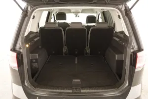 VW Touran 2.0 TDI BMT Highline | Thumbnail 16 von 20