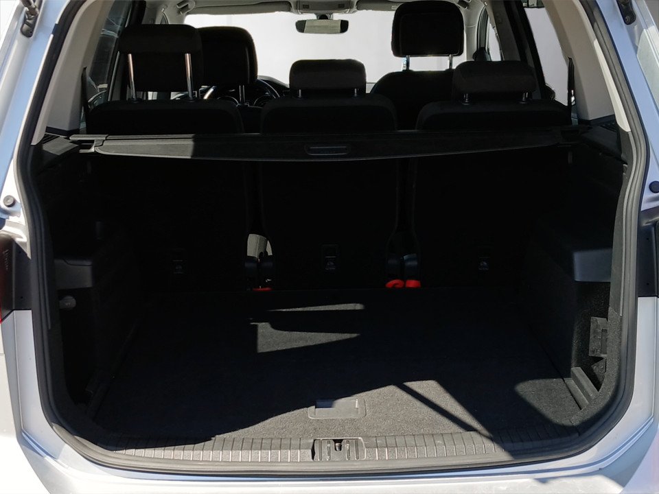 VW Touran 2.0 TDI BMT Comfortline | Bild 19 von 19