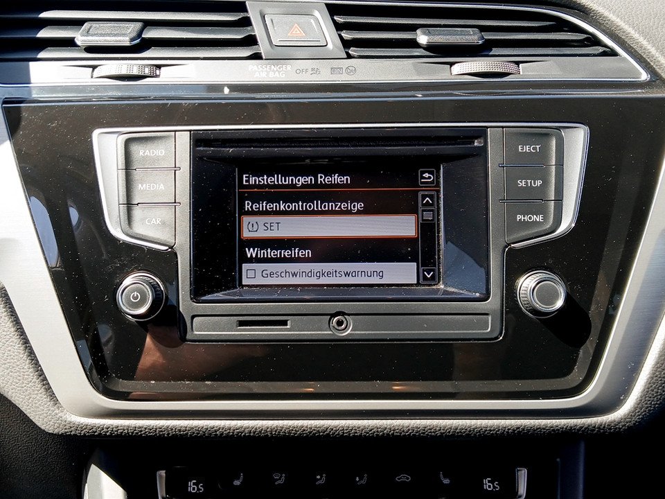 VW Touran 2.0 TDI BMT Comfortline | Bild 16 von 19