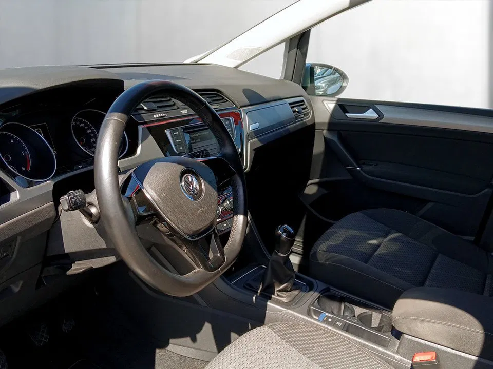 VW Touran 2.0 TDI BMT Comfortline | Bild 9 von 19
