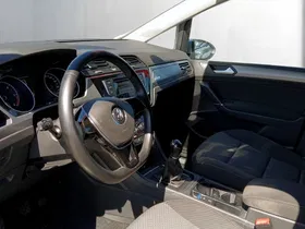 VW Touran 2.0 TDI BMT Comfortline | Thumbnail 9 von 19