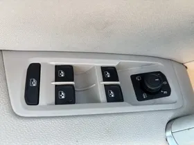 VW Touran 1.6 TDI BMT Sky | Thumbnail 9 von 31