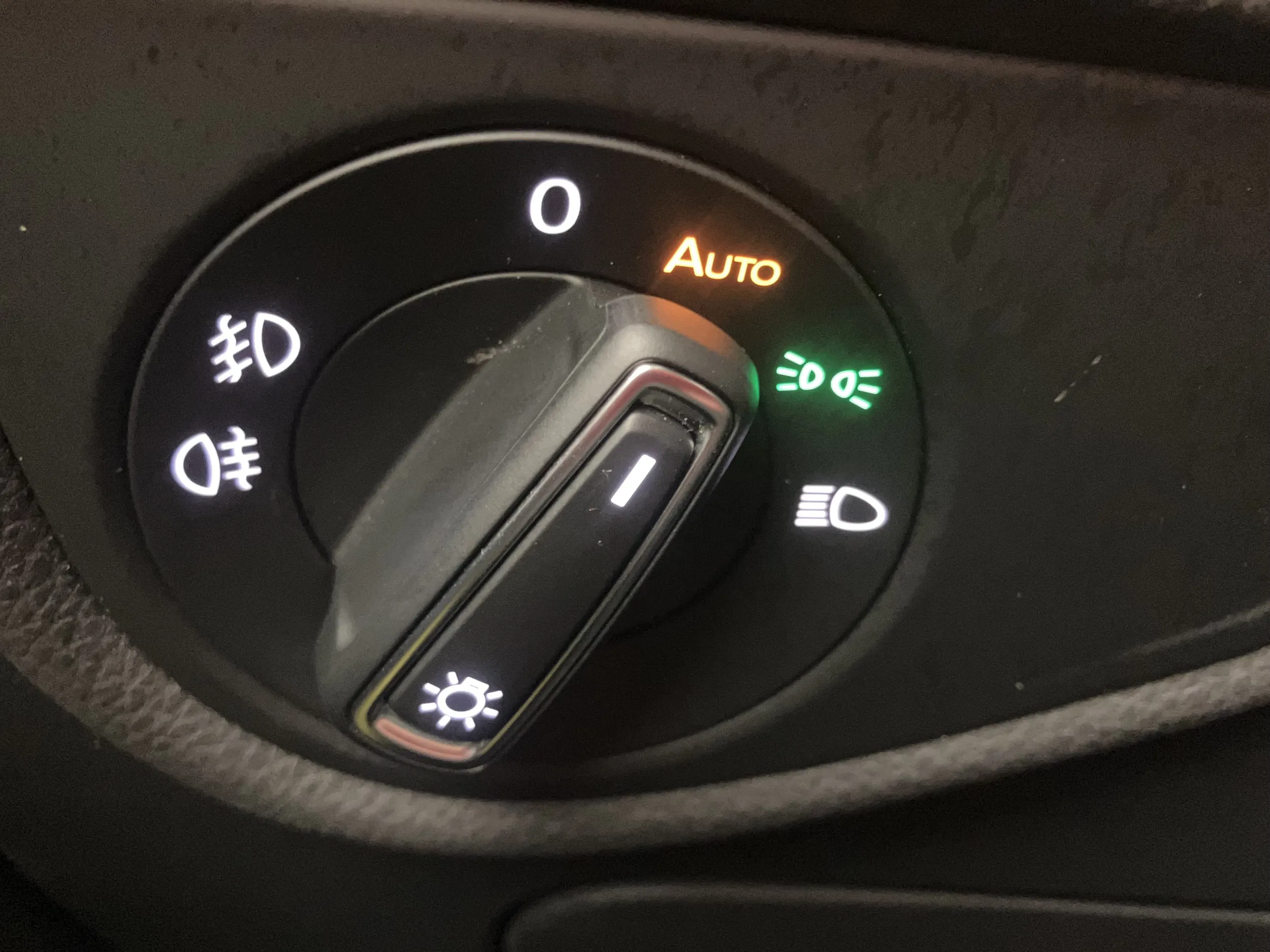 VW Touran 2.0 TDI BMT 7-Sitzer Highline | Bild 11 von 30