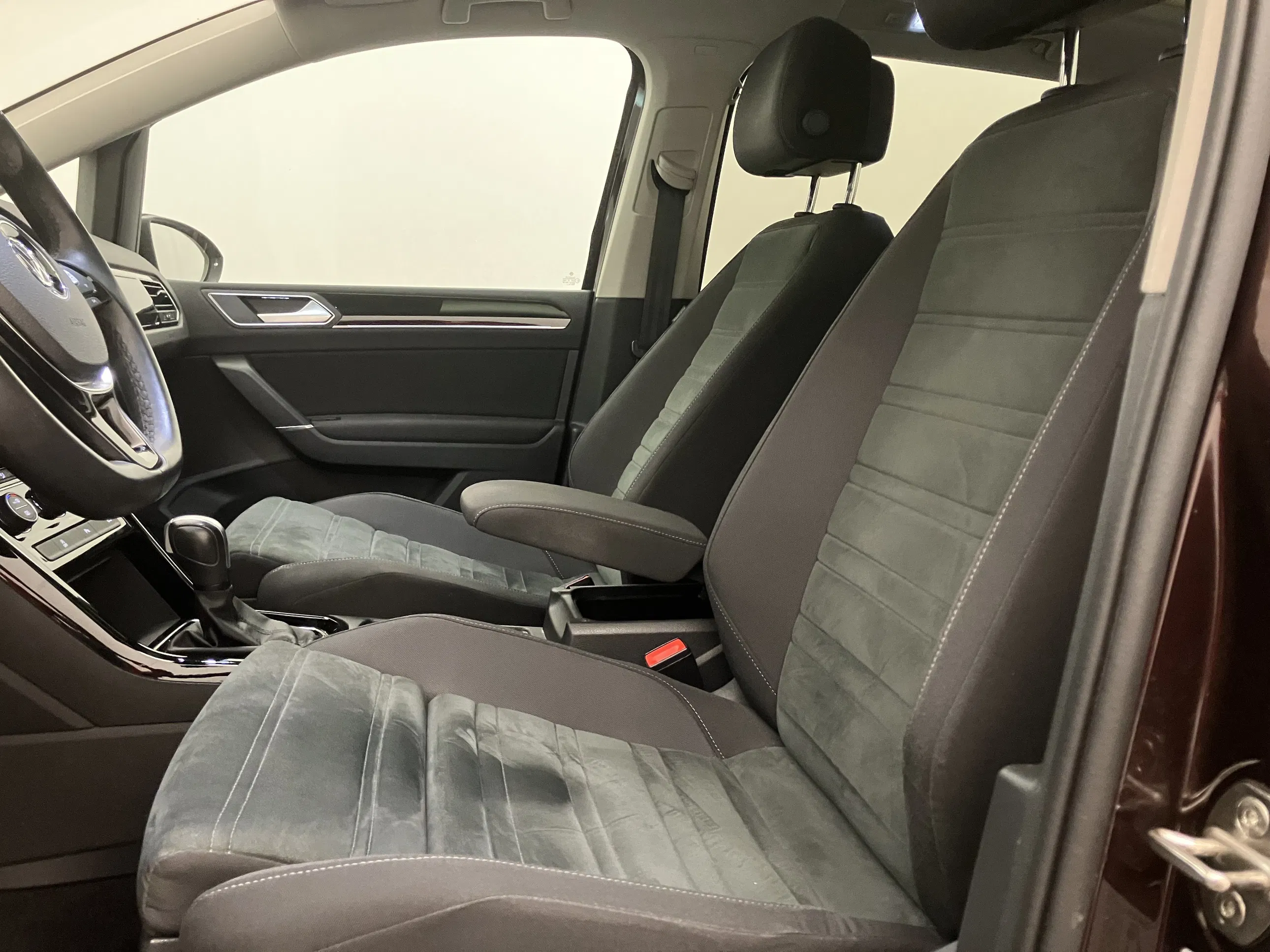 VW Touran 2.0 TDI BMT 7-Sitzer Highline | Bild 12 von 30