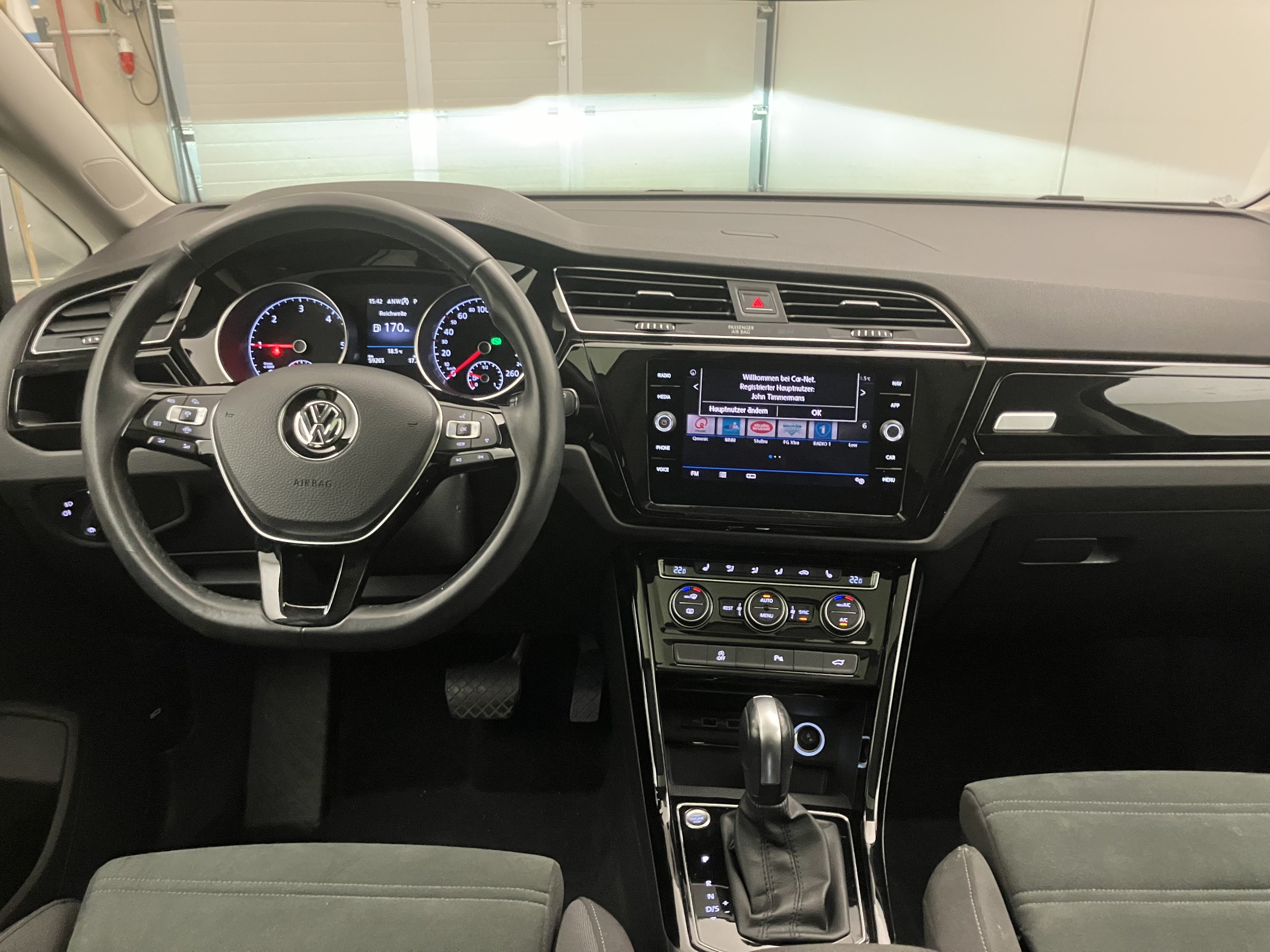 VW Touran 2.0 TDI BMT 7-Sitzer Highline | Bild 13 von 30