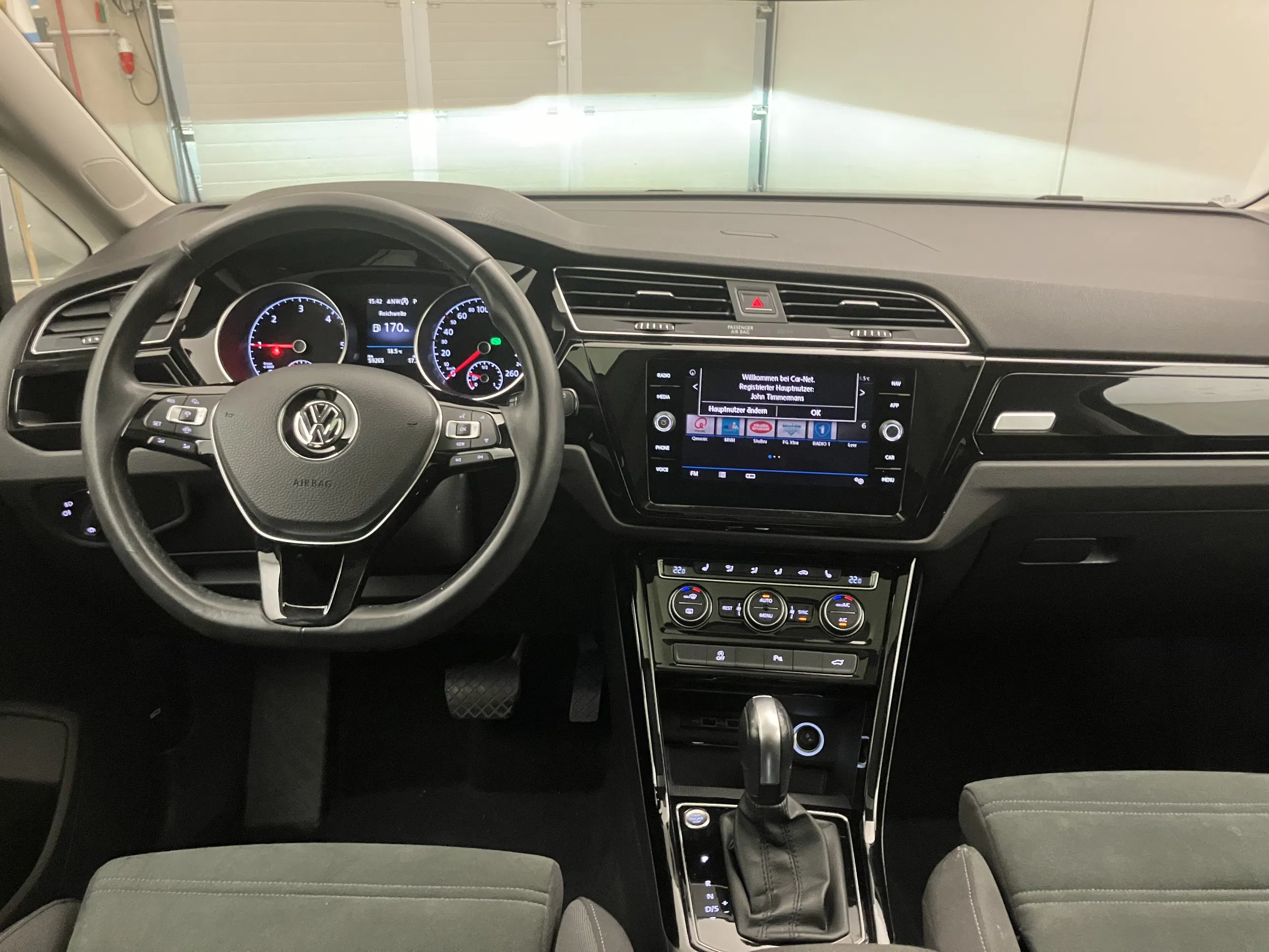 VW Touran 2.0 TDI BMT 7-Sitzer Highline | Bild 13 von 30