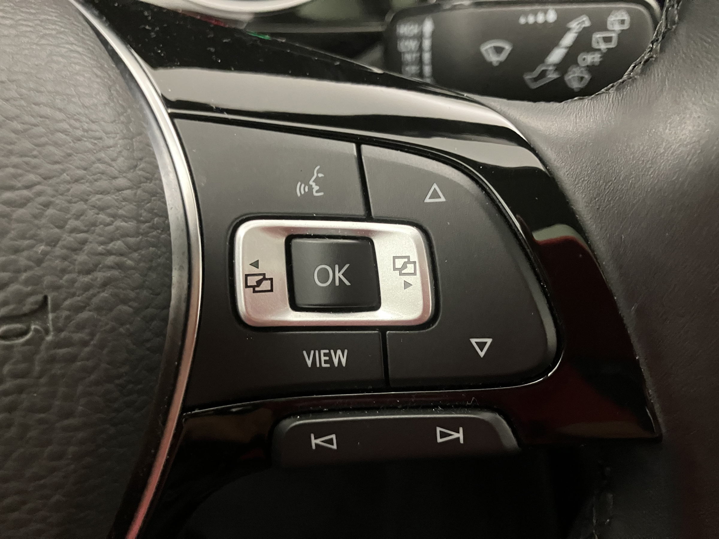 VW Touran 2.0 TDI BMT 7-Sitzer Highline | Bild 17 von 30