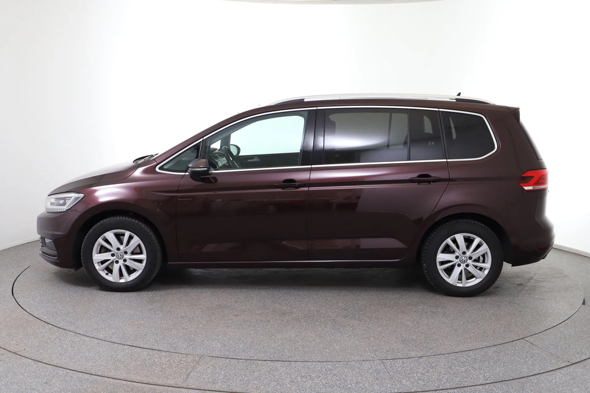 VW Touran 2.0 TDI BMT 7-Sitzer Highline | Bild 3 von 30