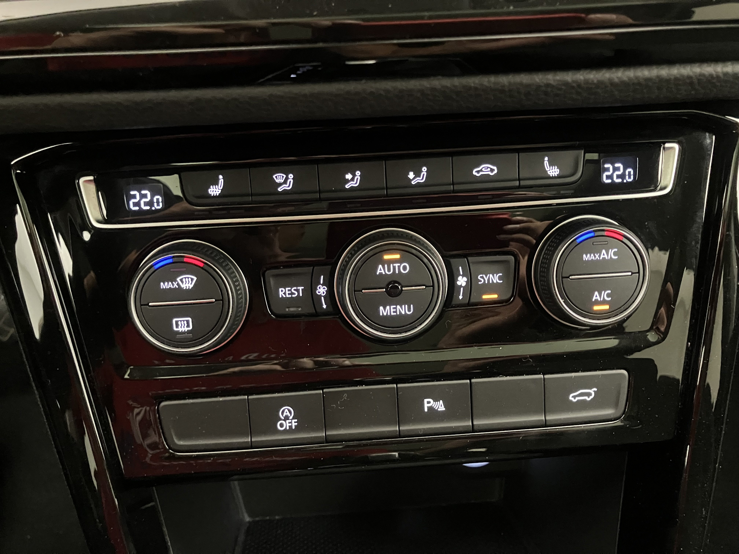 VW Touran 2.0 TDI BMT 7-Sitzer Highline | Bild 20 von 30