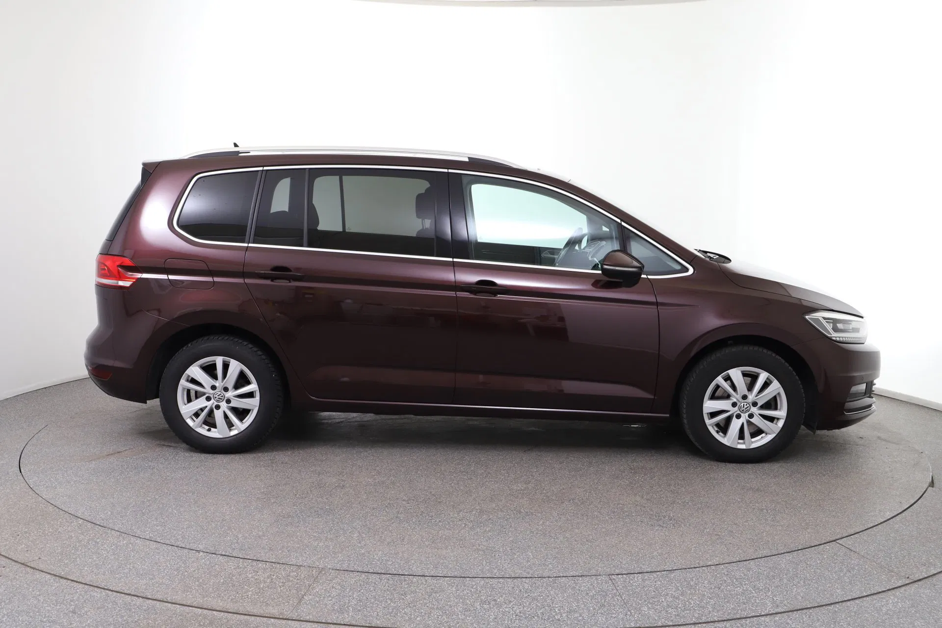 VW Touran 2.0 TDI BMT 7-Sitzer Highline | Bild 7 von 30