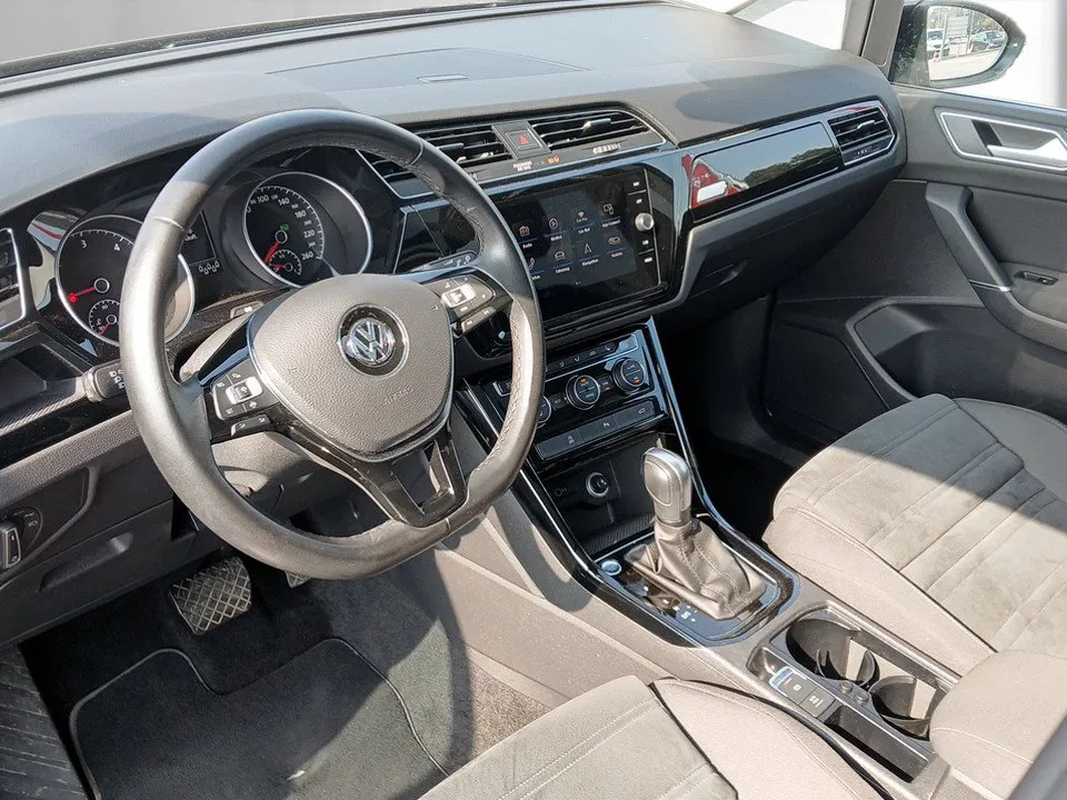 VW Touran 2.0 TDI 7-Sitzer Highline Aut. | Bild 7 von 18