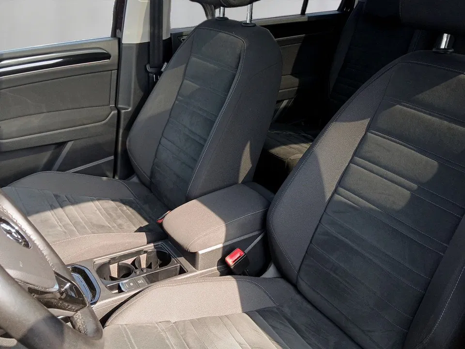 VW Touran 2.0 TDI 7-Sitzer Highline Aut. | Bild 8 von 18